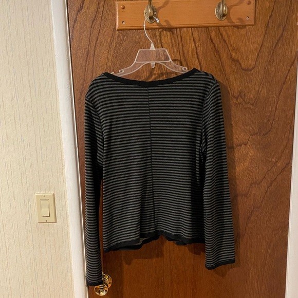 Max Studio Sweater Top - Picture 2 of 3